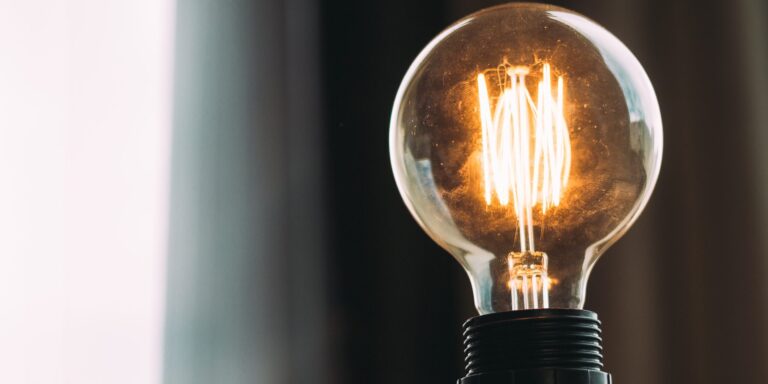 Bombilla encendida